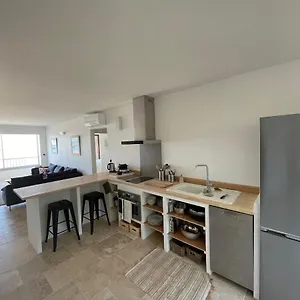 Apartment Design T3 Vue Mer Et Montagne 2 3mn De La Plage Fibre Clim, Saint-Mandrier-sur-Mer