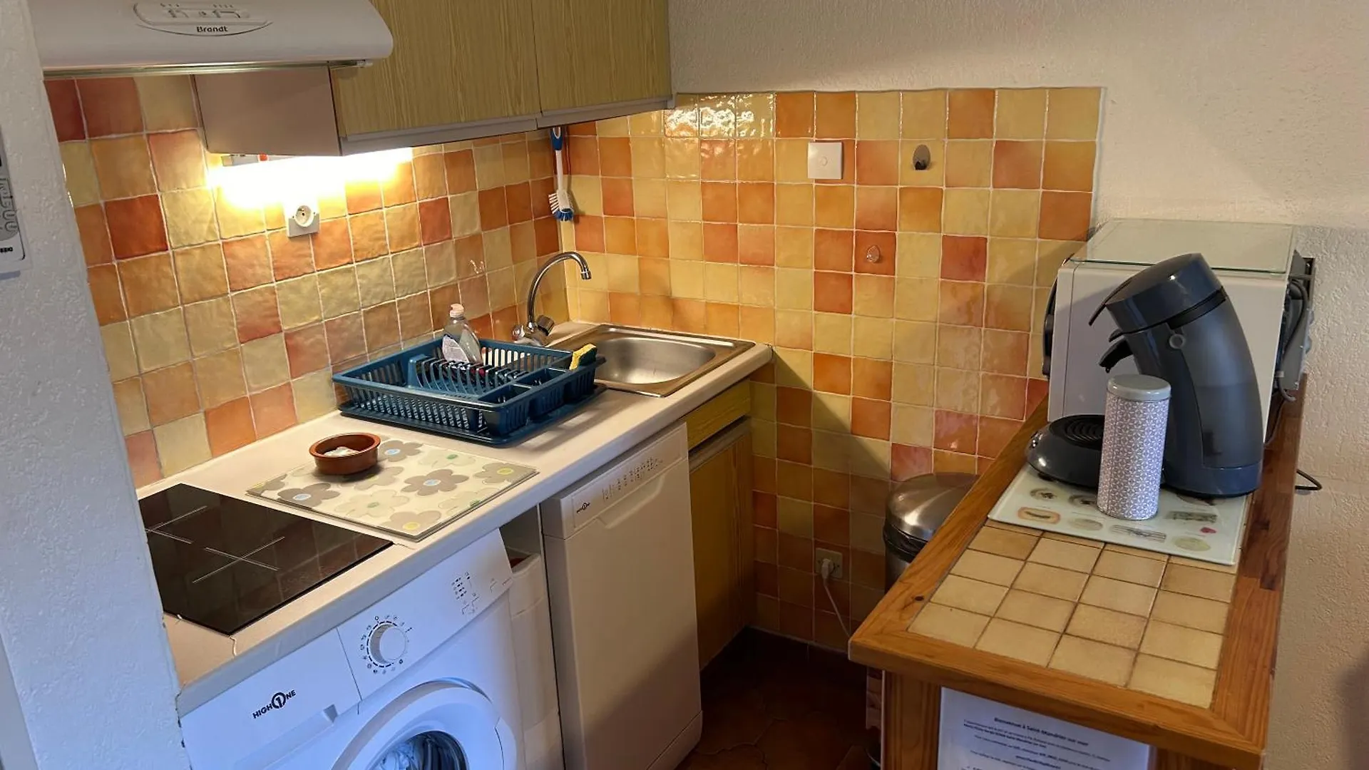 Daire Studio Climatise Avec Jardin Et Plage A 250M Saint-Mandrier-sur-Mer Fransa